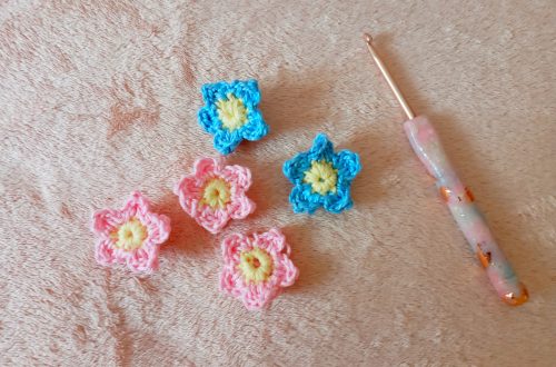 How to Crochet a simple flower