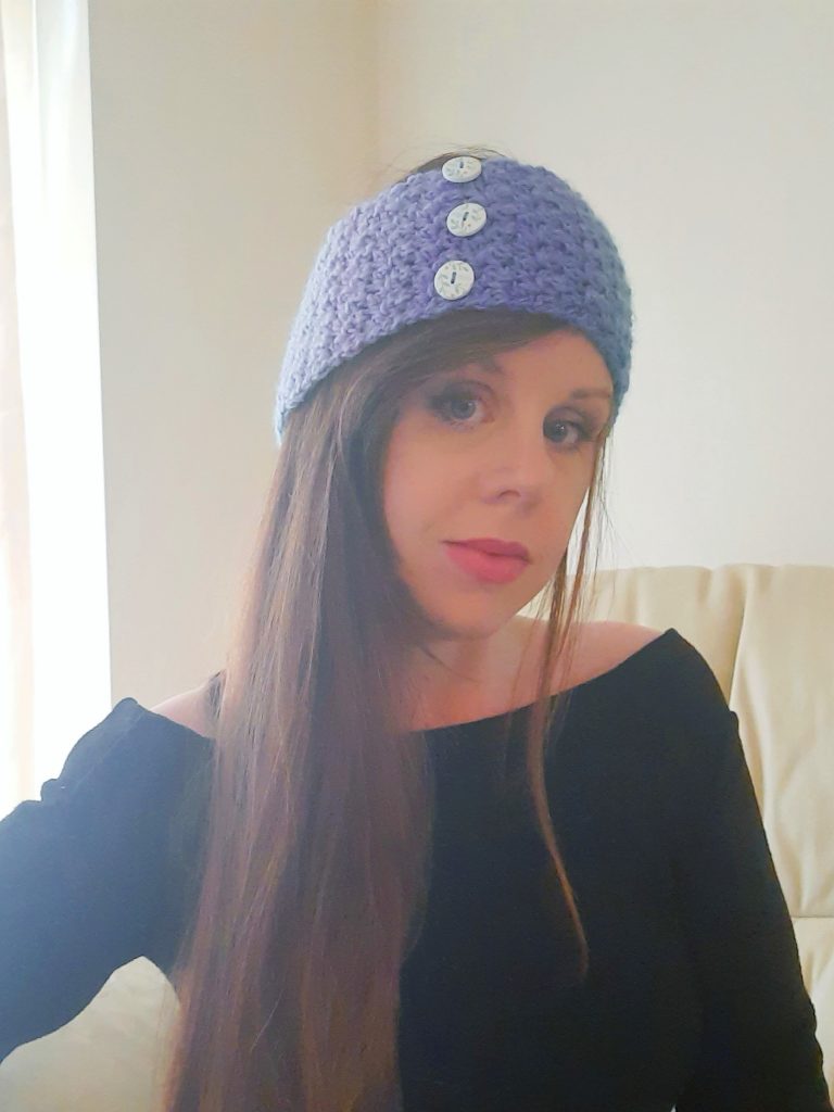 Crochet Feminine Headband with Buttons