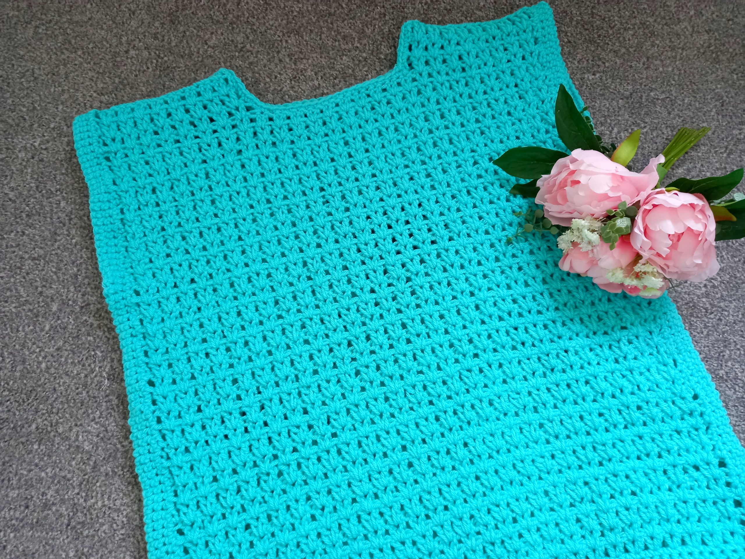 Hi everyone, this week I am bringing to you the crochet Aquamarine Poncho pattern. This very easy crochet project is beautiful and perfect for beginners. Crocheted fast using Lion Brand's Vanna's Choice yarn, it is a very dainty oversized poncho pattern. I hope you enjoy this easy tutorial!