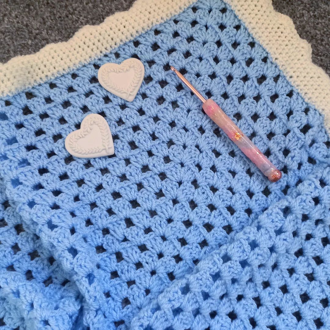 The video tutorial tutorial and free written pattern for The Sweet Dreams Baby Blanket are available on my blog and YouTube channel (links are in my bio) 💖🌸💖

#crochetersofinstagram #crochetblanket #crocheter #crochet #crochetaddict #crochetbabyblanket #crochetlover #crochetpattern #crochetgram #instacrochet #igcrochet #crochettutorial #crochetinspiration #crochetyoutuber #youtube #youtuber #crochetlove #hookedoncrochet #hookedonhandmade #minutescraft #diy #coachellavibes #coachella #northumberland #newcastle #ethicalblogger #blogger