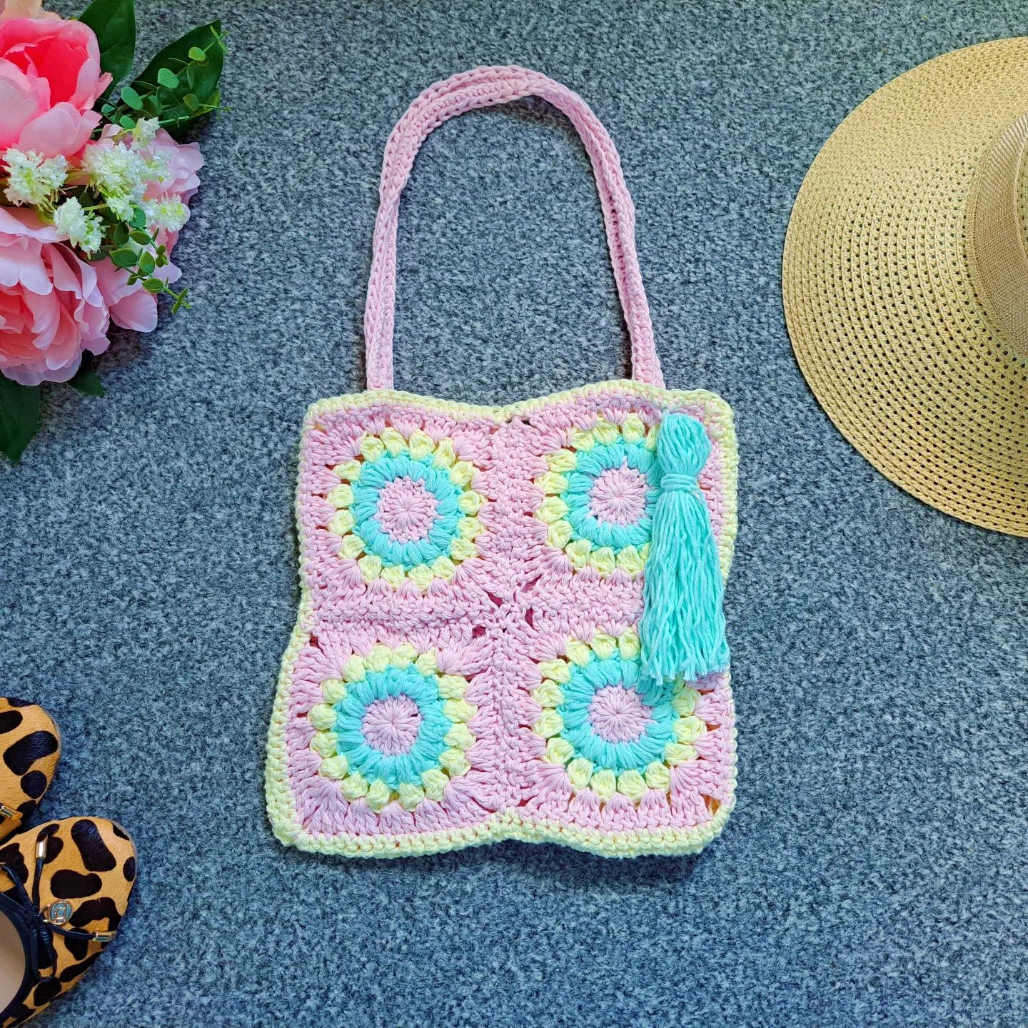 My new crochet tutorial is now live 💞 for this beautiful Boho Sunburst Granny Bag 🌸🌼🦋
I absolutely love Sunburst Granny Squares, and am now designing a cardigan with Sunburst Granny Squares 🌼
This crochet project is crocheted with @paintboxyarns Cotton Aran yarn

#crochet #crochetinspiration #hookedonhandmade #crochetgram #crochetersofinstagram #crochetpattern #crochetaddict #crochetersofinstagram #instacrochet #crochetaddict #crochetpattern #crocheter #igcrochet #crochetlover #crochetyoutuber #crochetpassion #instacrochet #crochettutorial #diy #minutescraft #hookedoncrochet #crochetyoutuber