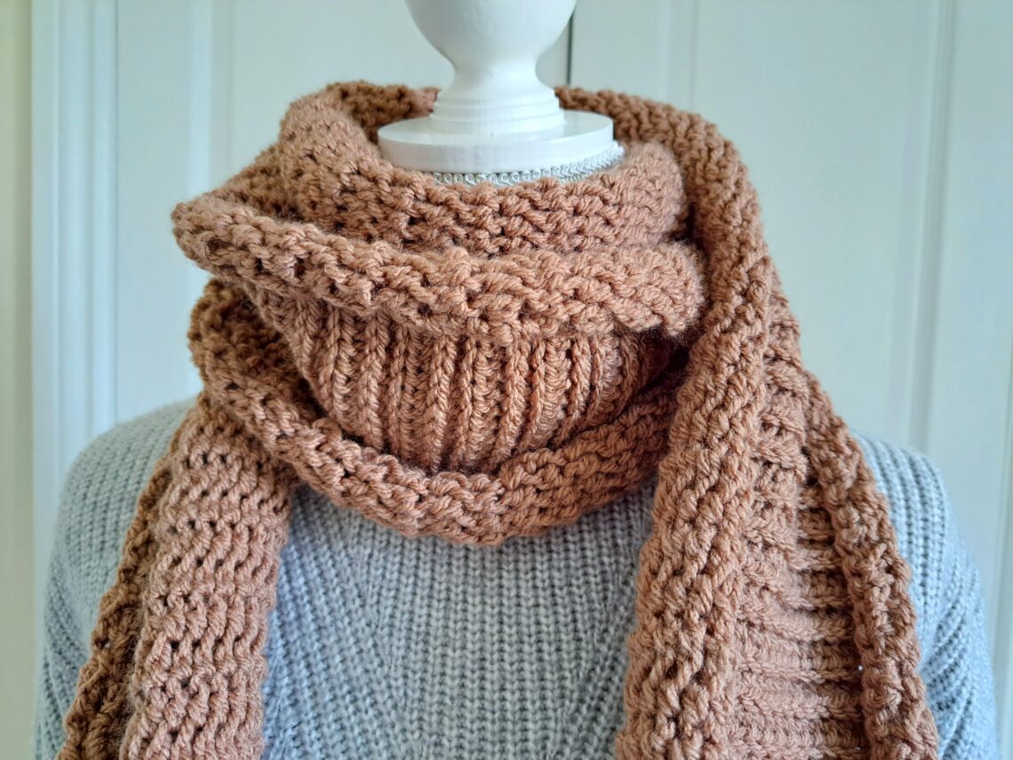 How to Crochet a Chunky Scarf - Free Pattern for Beginners