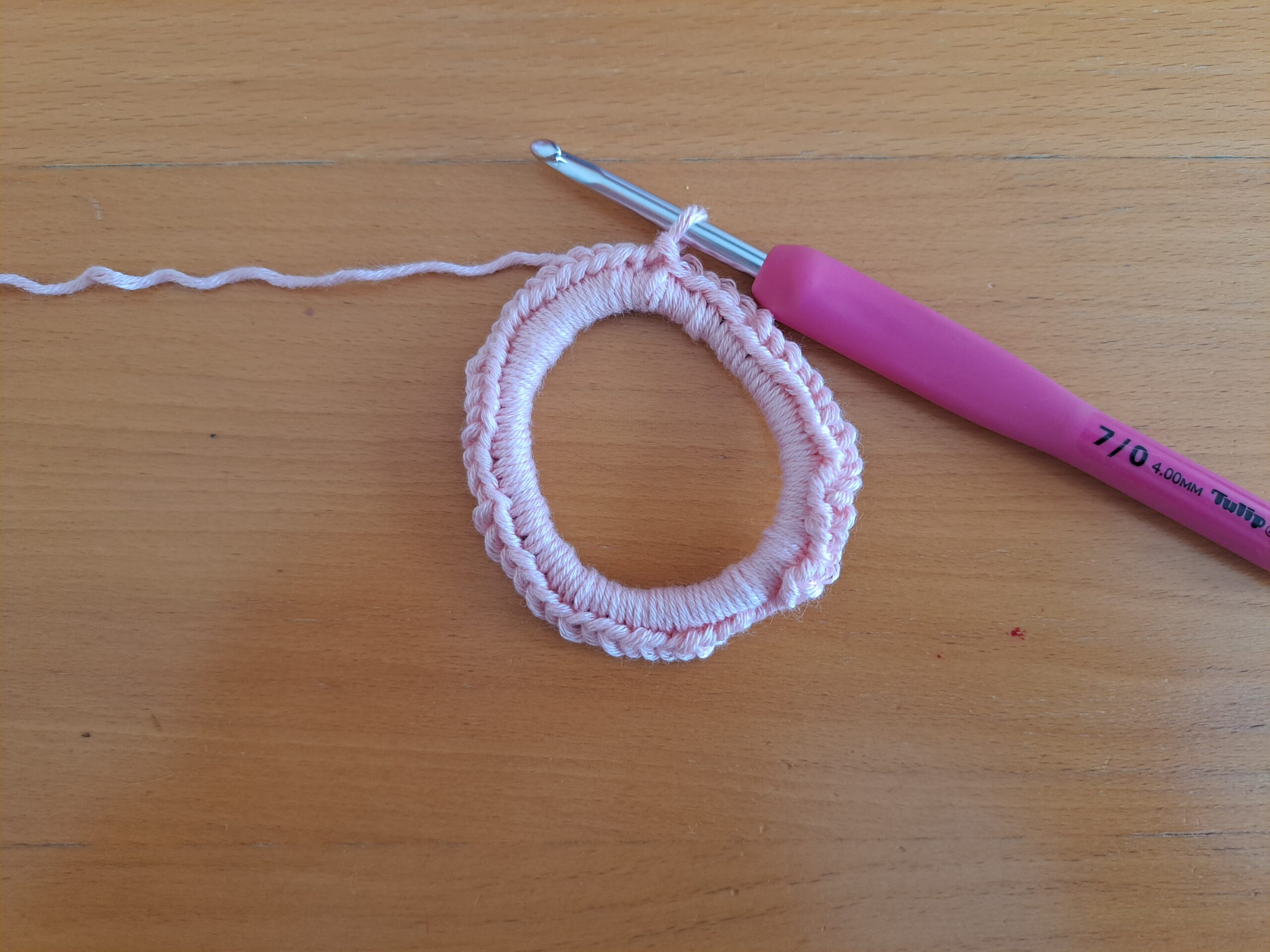 Crochet Two Toned Lacy Scrunchie Free Pattern