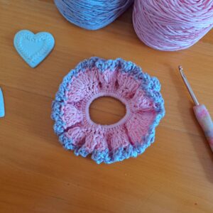 Crochet Two Toned Lacy Scrunchie Free Pattern