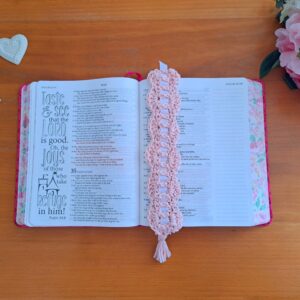 Crochet Romantic Bookmark Free Pattern